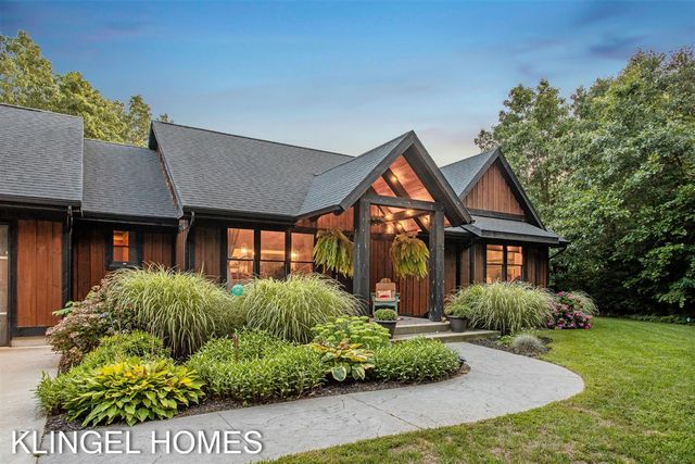 13698 Stearns Court, Grand Haven, MI 49417