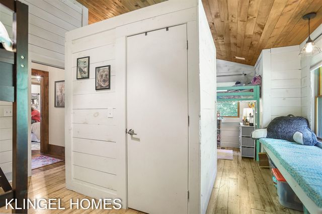 13698 Stearns Court, Grand Haven, MI 49417