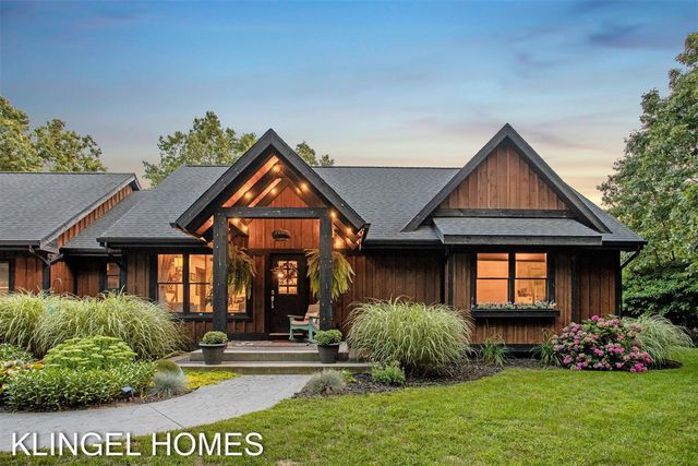 13698 Stearns Court, Grand Haven, MI 49417