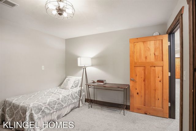 13698 Stearns Court, Grand Haven, MI 49417