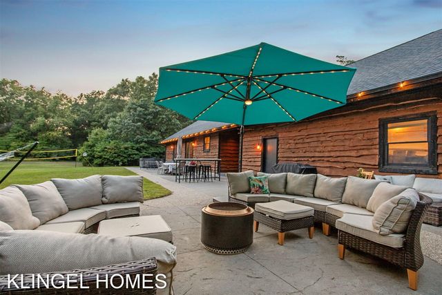 13698 Stearns Court, Grand Haven, MI 49417