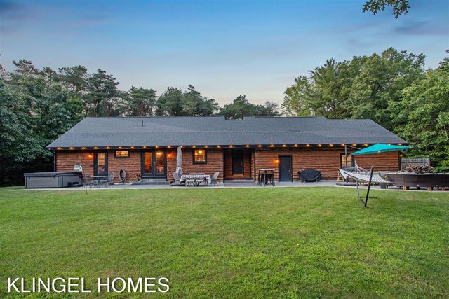 13698 Stearns Court, Grand Haven, MI 49417