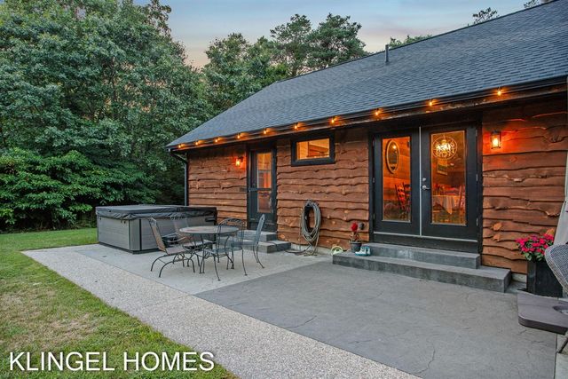 13698 Stearns Court, Grand Haven, MI 49417