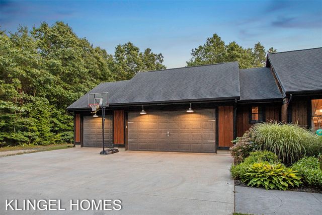 13698 Stearns Court, Grand Haven, MI 49417