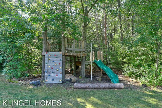 13698 Stearns Court, Grand Haven, MI 49417