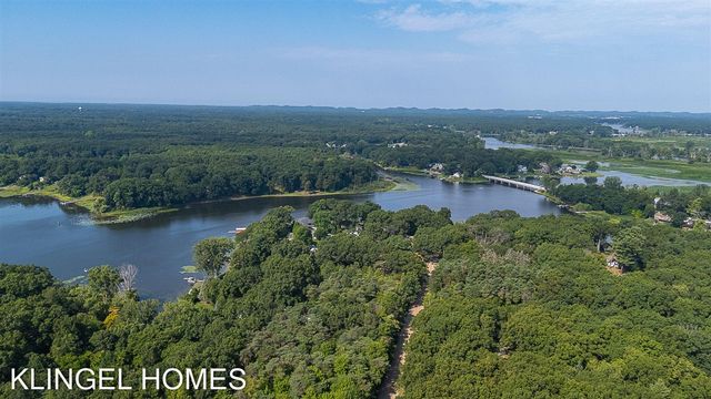 13698 Stearns Court, Grand Haven, MI 49417