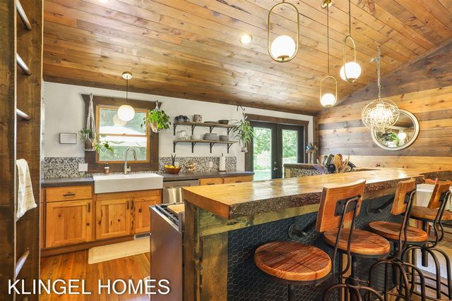 13698 Stearns Court, Grand Haven, MI 49417