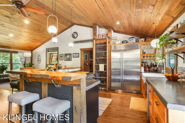 13698 Stearns Court, Grand Haven, MI 49417