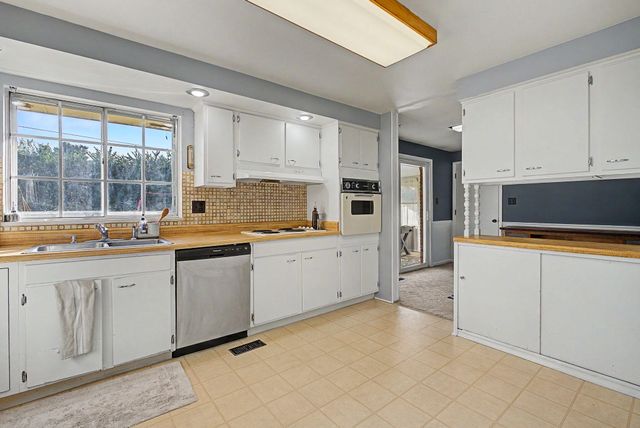 1154 Rona Parkway Drive 1154 Rona Parkway Drive, Fairborn, OH 45324