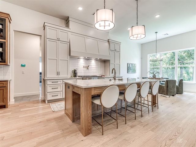396 Old Creek Road, Edmond, OK 73034