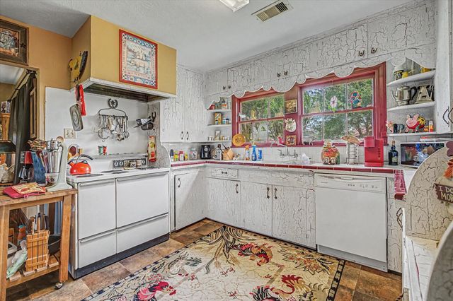922 Runneburg Road, Crosby, TX 77532