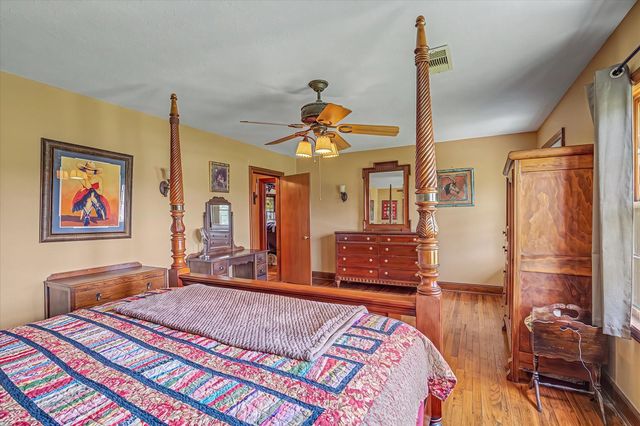 922 Runneburg Road, Crosby, TX 77532