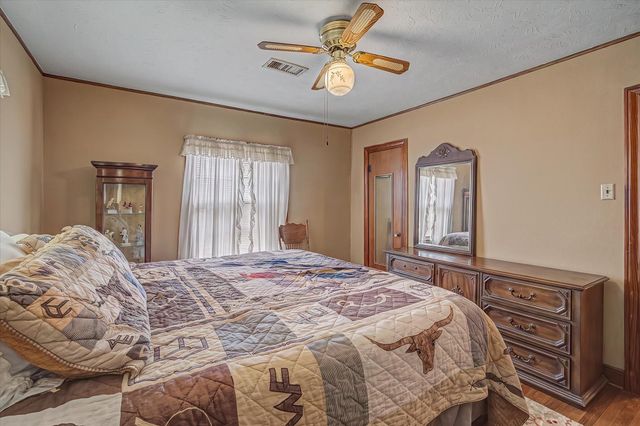 922 Runneburg Road, Crosby, TX 77532