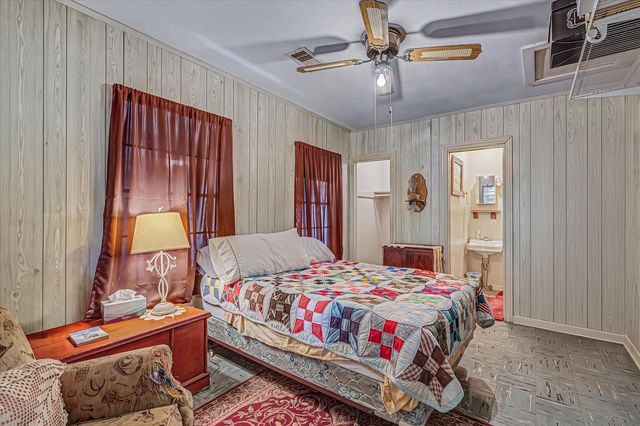 922 Runneburg Road, Crosby, TX 77532