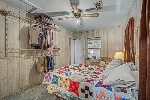 922 Runneburg Road, Crosby, TX 77532