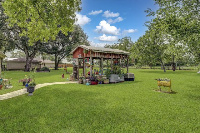 922 Runneburg Road, Crosby, TX 77532