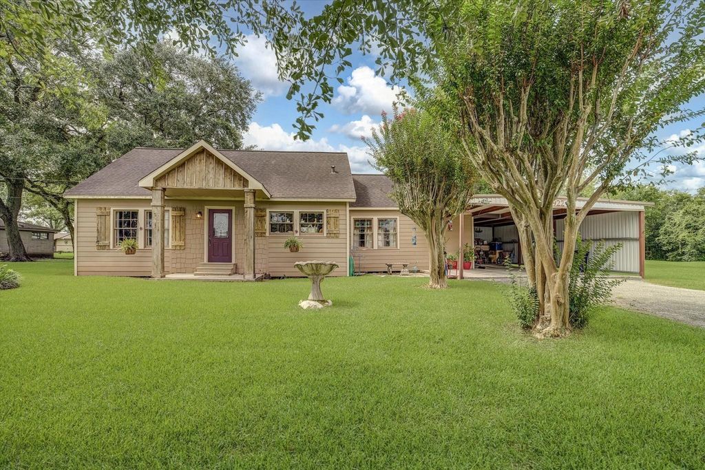 922 Runneburg Road, Crosby, TX 77532