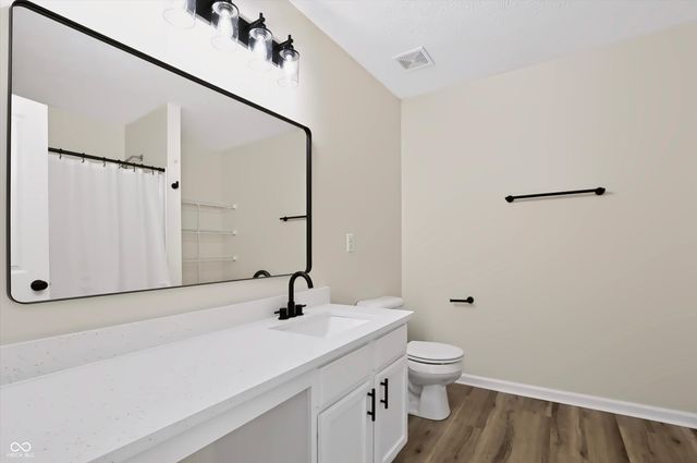 1180 Dahlgren Lane, Cicero, IN 46034