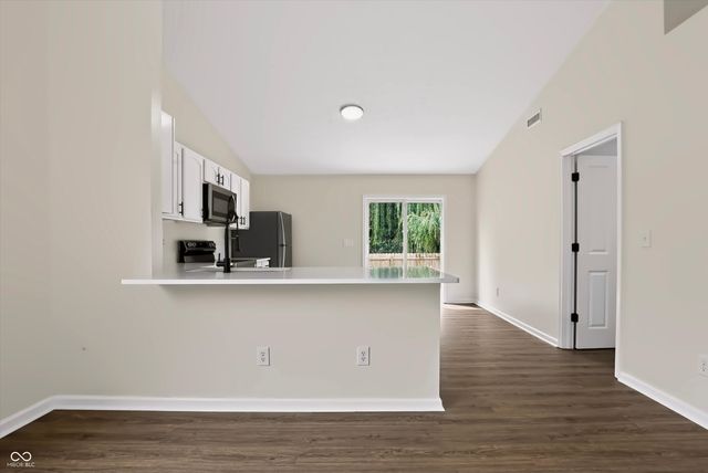 1180 Dahlgren Lane, Cicero, IN 46034