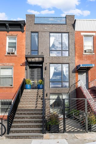 15 DEWEY Place, New York City, NY 11233