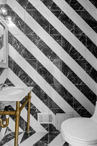 15 DEWEY Place, New York City, NY 11233