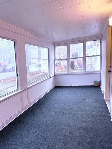 1317 Illinois Avenue, Lansing, MI 48906