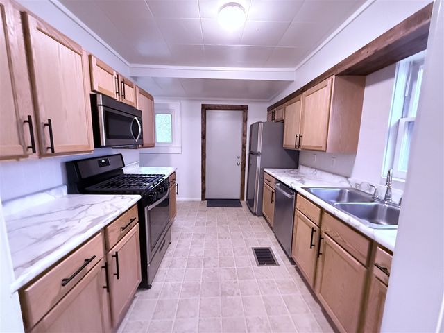 1317 Illinois Avenue, Lansing, MI 48906