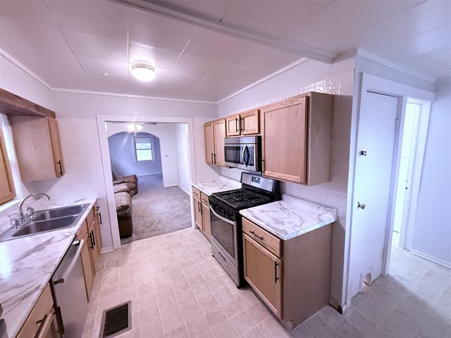 1317 Illinois Avenue, Lansing, MI 48906