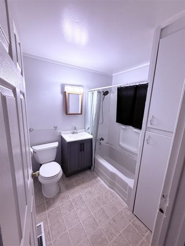 1317 Illinois Avenue, Lansing, MI 48906