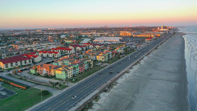 7000 Seawall Boulevard 1112, Galveston, TX 77551