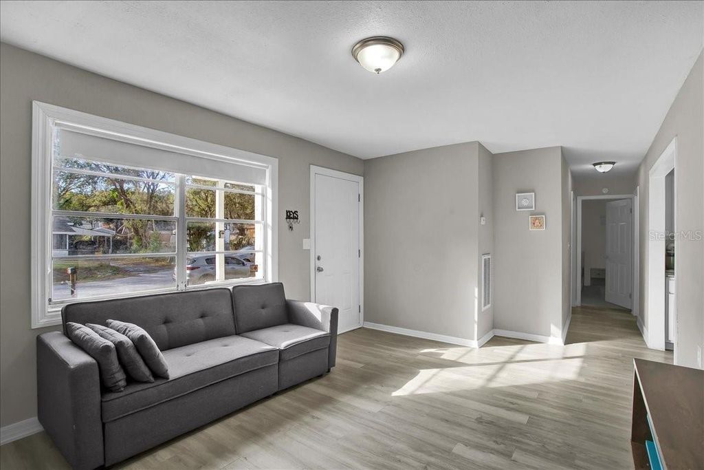 Image 14 of property listing at 4017 WATSON ROAD, Tampa, FL 33610