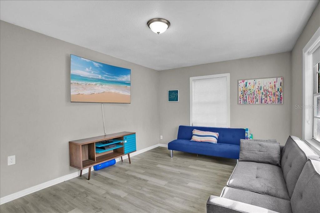 Image 16 of property listing at 4017 WATSON ROAD, Tampa, FL 33610