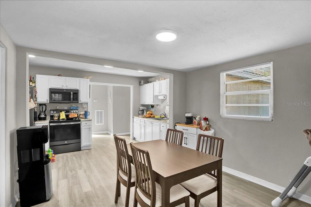 Image 19 of property listing at 4017 WATSON ROAD, Tampa, FL 33610