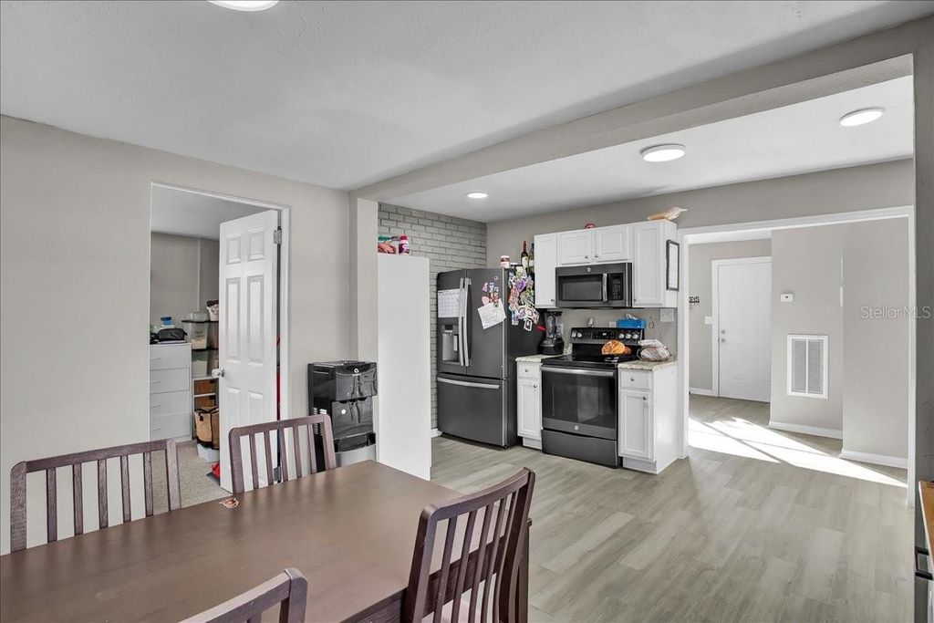 Image 20 of property listing at 4017 WATSON ROAD, Tampa, FL 33610