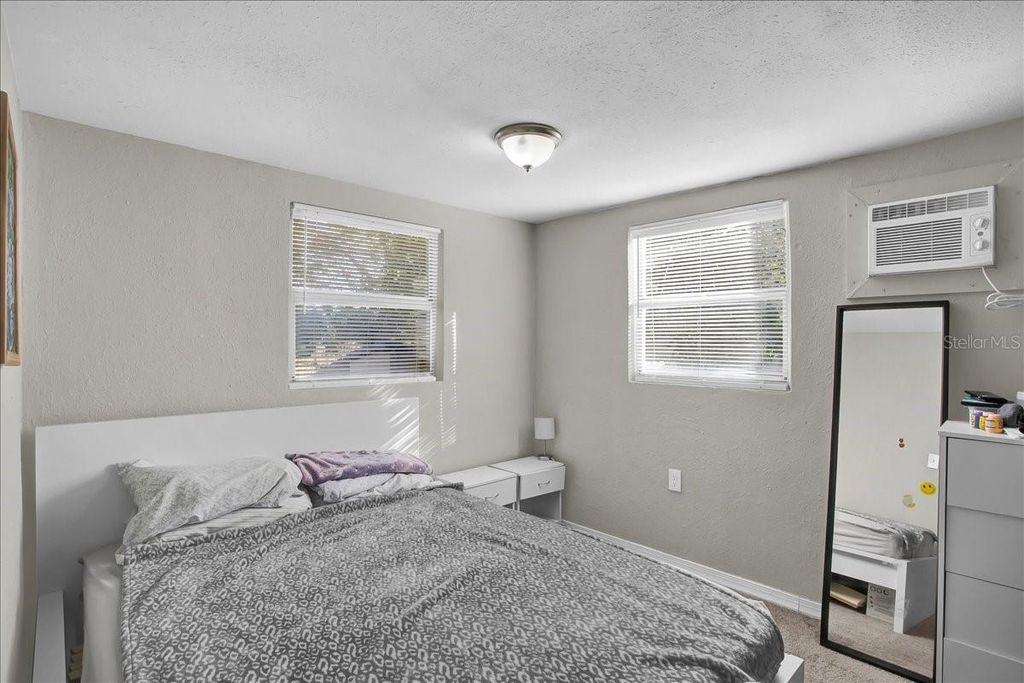 Image 24 of property listing at 4017 WATSON ROAD, Tampa, FL 33610