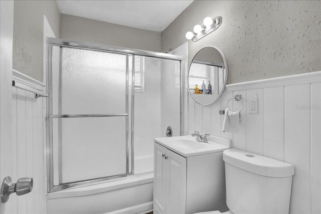 Image 25 of property listing at 4017 WATSON ROAD, Tampa, FL 33610