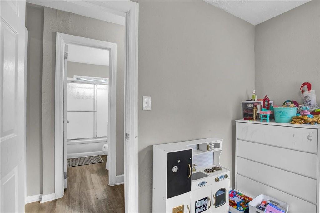 Image 31 of property listing at 4017 WATSON ROAD, Tampa, FL 33610