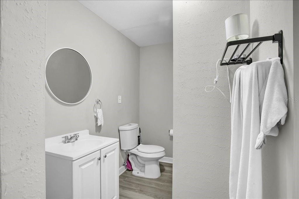 Image 36 of property listing at 4017 WATSON ROAD, Tampa, FL 33610