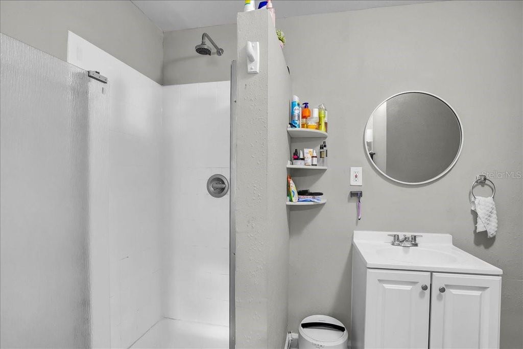 Image 37 of property listing at 4017 WATSON ROAD, Tampa, FL 33610