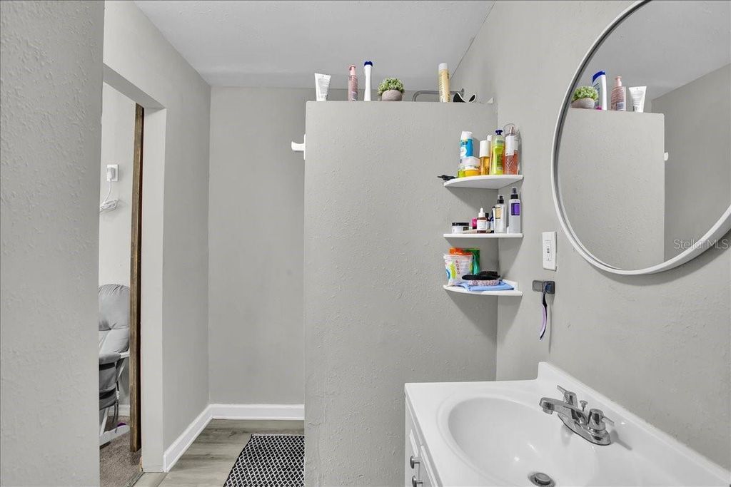 Image 38 of property listing at 4017 WATSON ROAD, Tampa, FL 33610