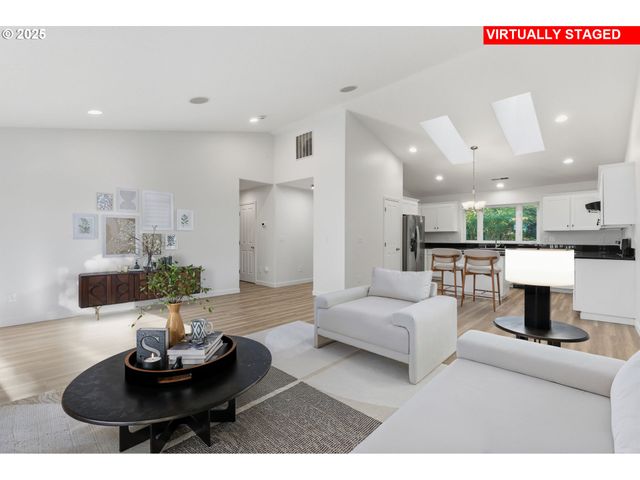 731 Se FOREST GLEN Rd, Estacada, OR 97023