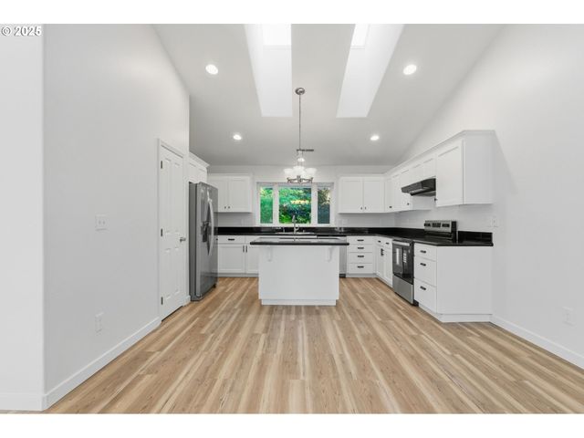 731 Se FOREST GLEN Rd, Estacada, OR 97023