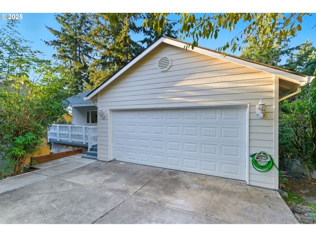 731 Se FOREST GLEN Rd, Estacada, OR 97023