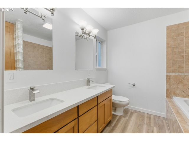 731 Se FOREST GLEN Rd, Estacada, OR 97023