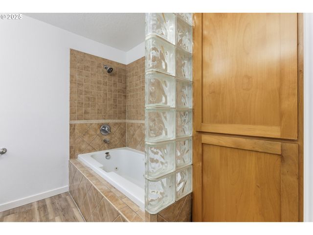 731 Se FOREST GLEN Rd, Estacada, OR 97023