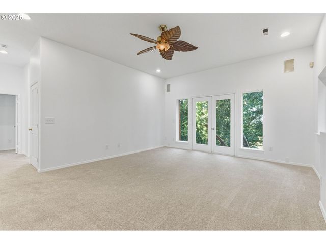 731 Se FOREST GLEN Rd, Estacada, OR 97023