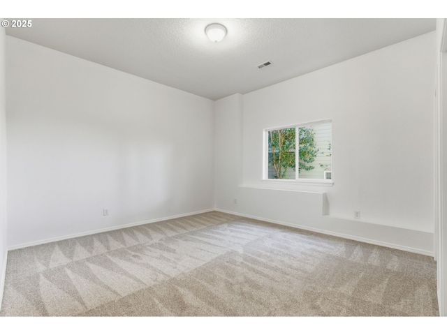 731 Se FOREST GLEN Rd, Estacada, OR 97023