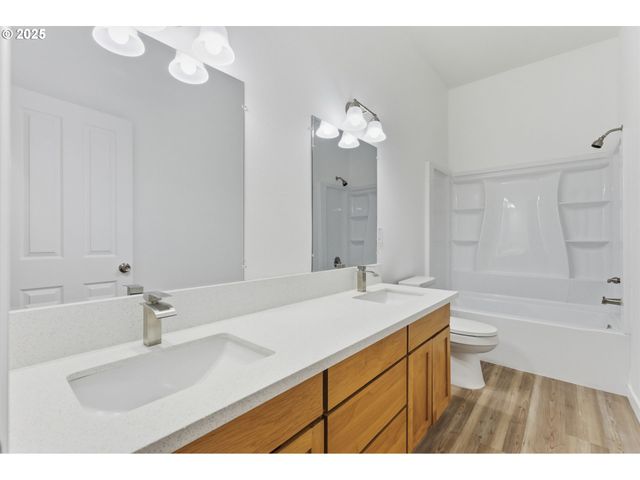 731 Se FOREST GLEN Rd, Estacada, OR 97023