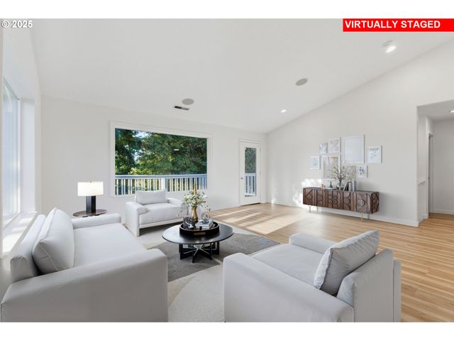 731 Se FOREST GLEN Rd, Estacada, OR 97023