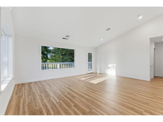 731 Se FOREST GLEN Rd, Estacada, OR 97023